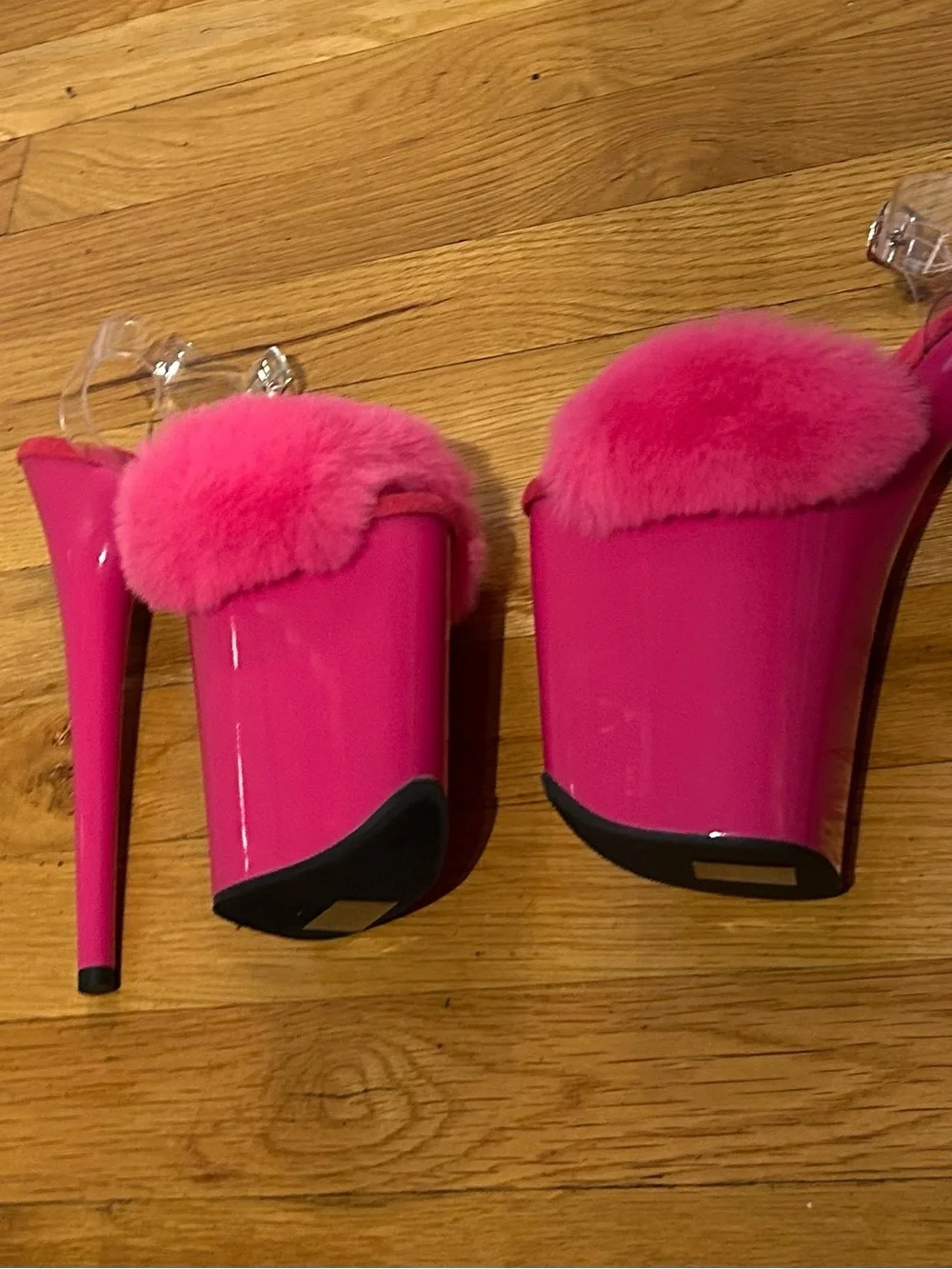 Pleaser Flamingo-808FUR Sandals in Fuschia